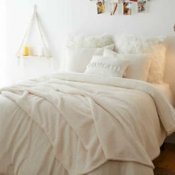 Logan T-Shirt Jersey Comforter And Sham Set -gift shop 01 SAHARA ROOM 021 2