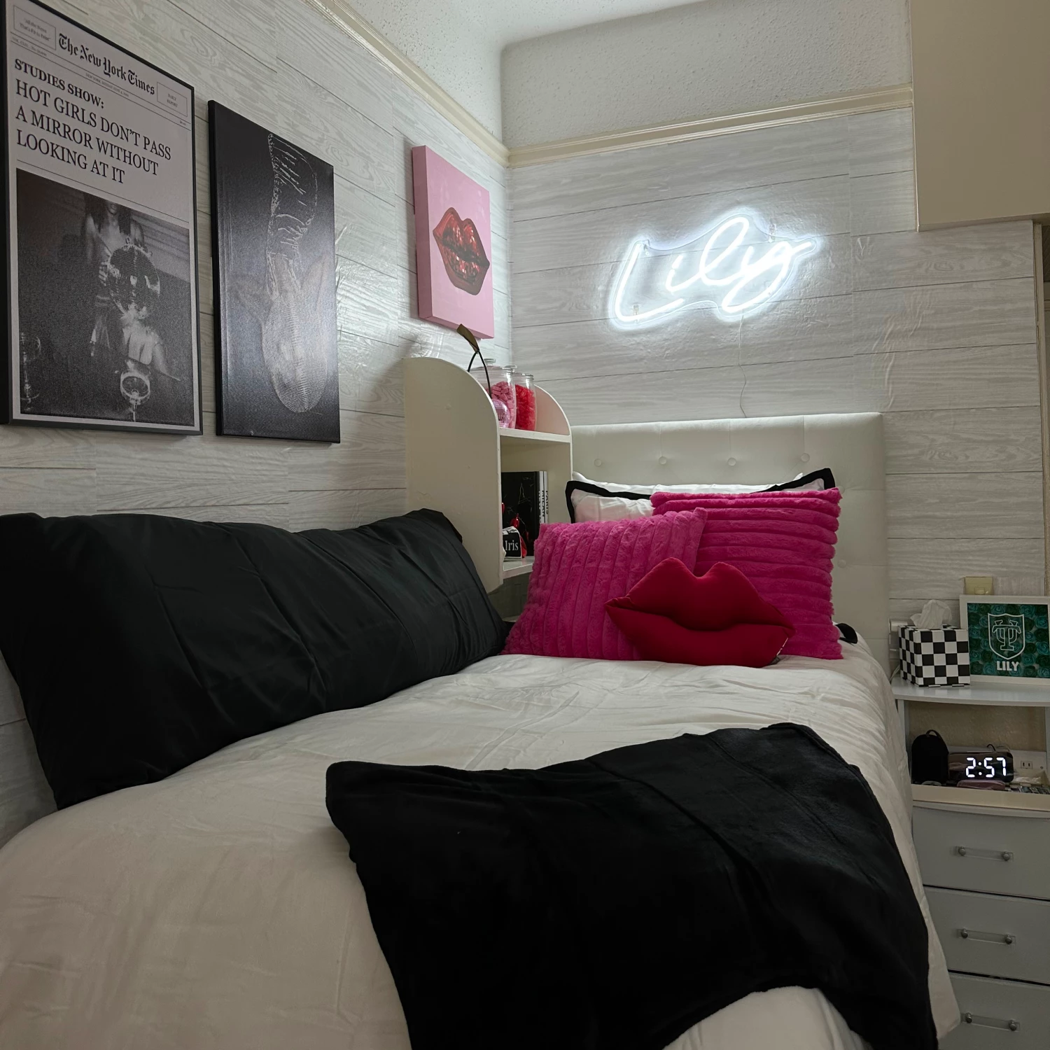 London Hotel Border Duvet Cover And Sham Set 9 London Hotel Border Duvet Cover And Sham Set - Image 7