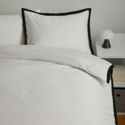 London Hotel Border Duvet Cover And Sham Set 29 London Hotel Border Duvet Cover And Sham Set -gift shop Border Duvet WhiteBlack Product 006 85f06f87 b325 4d11 ad83 eaad454baab2