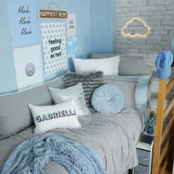 Solid Color Removable Wallpaper -gift shop Daydreamer 3 015 6 452cb47b 203d 4c1a a09f e41ee8ed750f