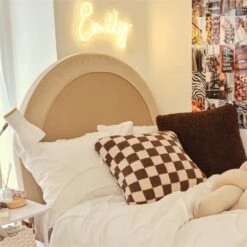 Riley Charging Round Headboard -gift shop Headboard Round 1