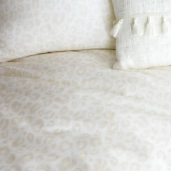 Printed Leopard Duvet And Sham Set -gift shop Leopard Detail 022