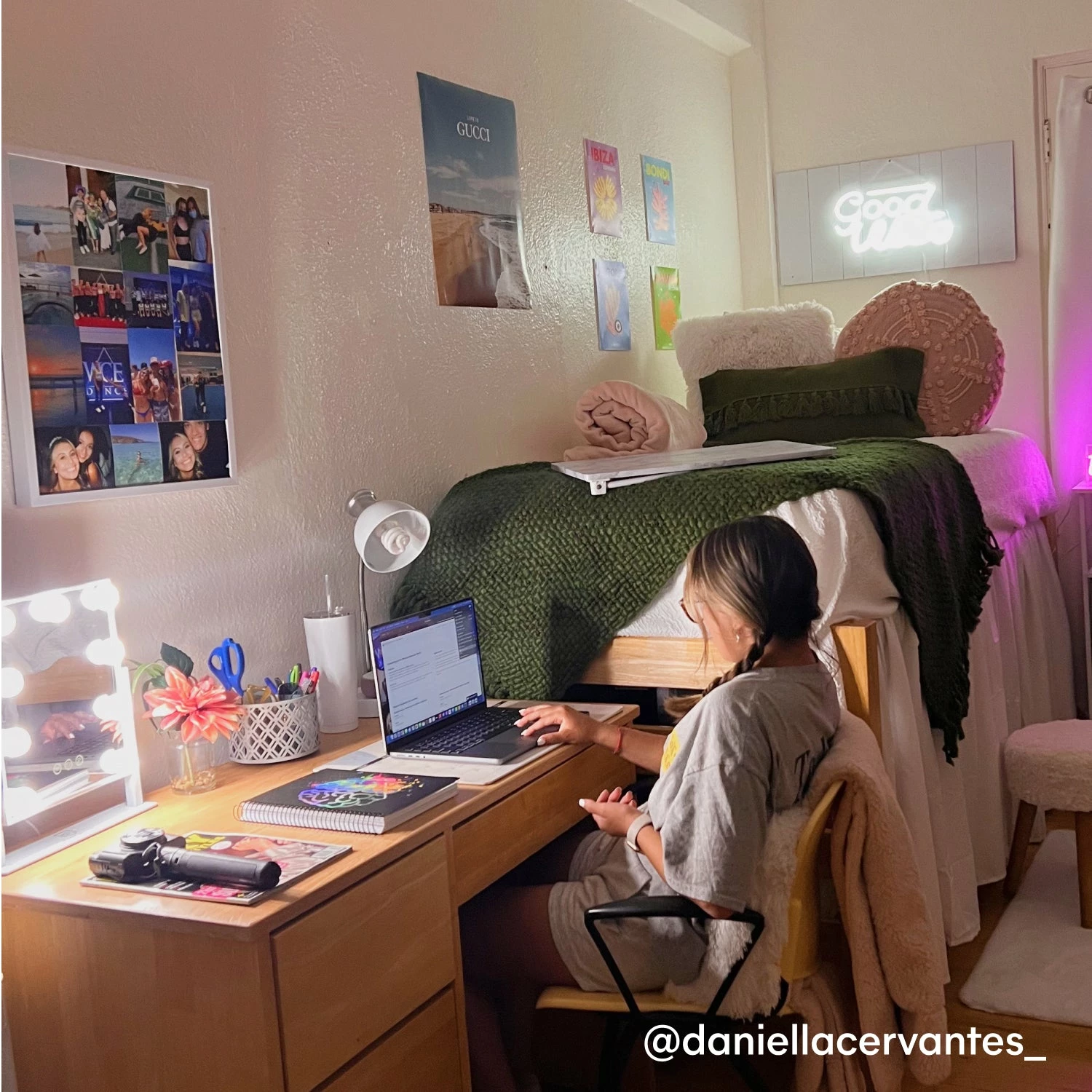 Charging Catchall 2-Tone Lamp 5 Charging Catchall 2-Tone Lamp - Image 3