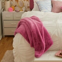 Apparis Luxe Faux Fur Throw Blanket -gift shop Maximalist 051