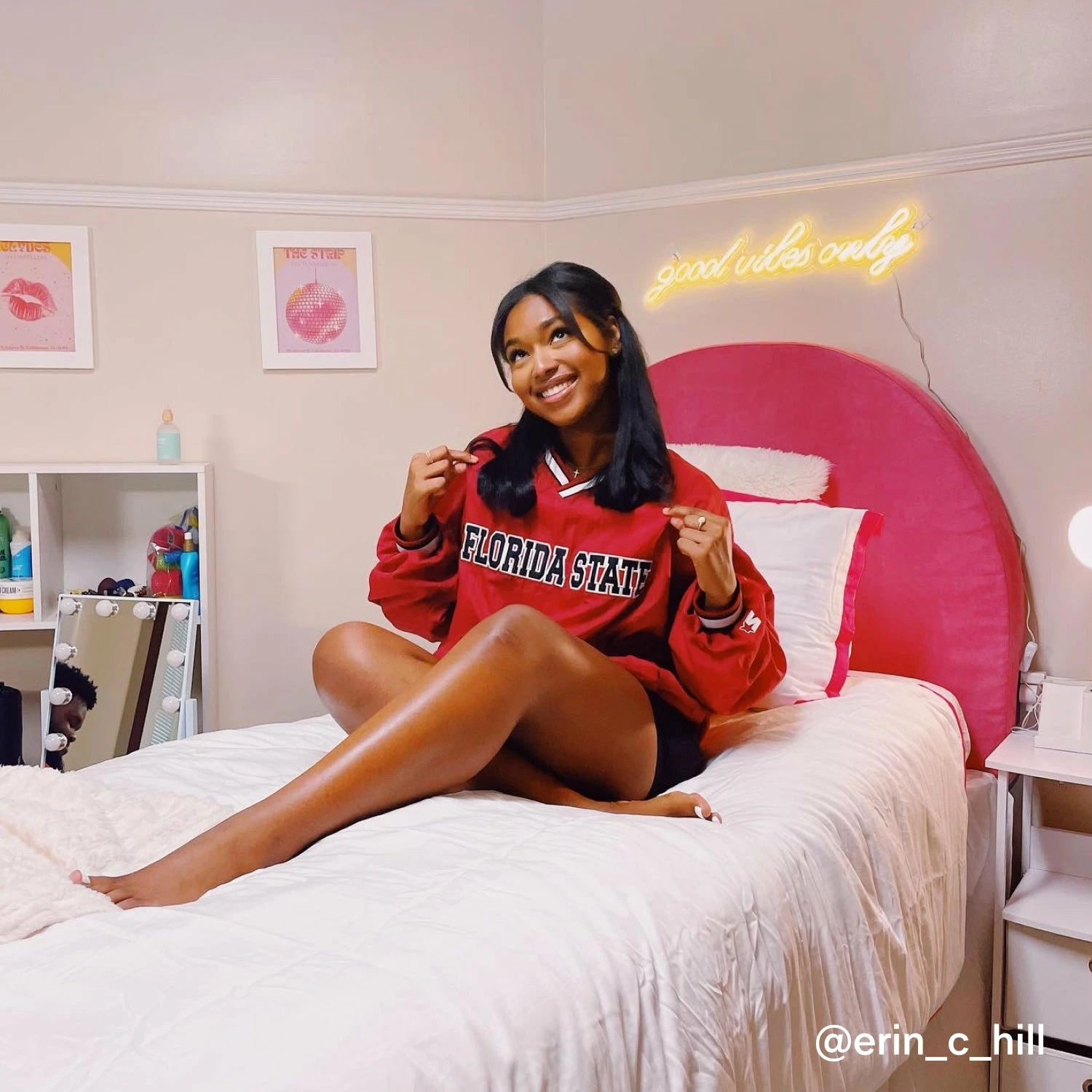 Good Vibes Only Neon Sign 4 Good Vibes Only Neon Sign - Image 2