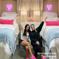 Heart Neon Sign -gift shop NeonSigns Heart 1