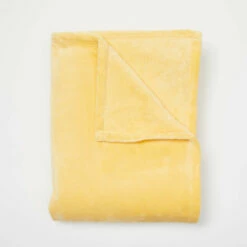 Rosie Plush Throw Blanket