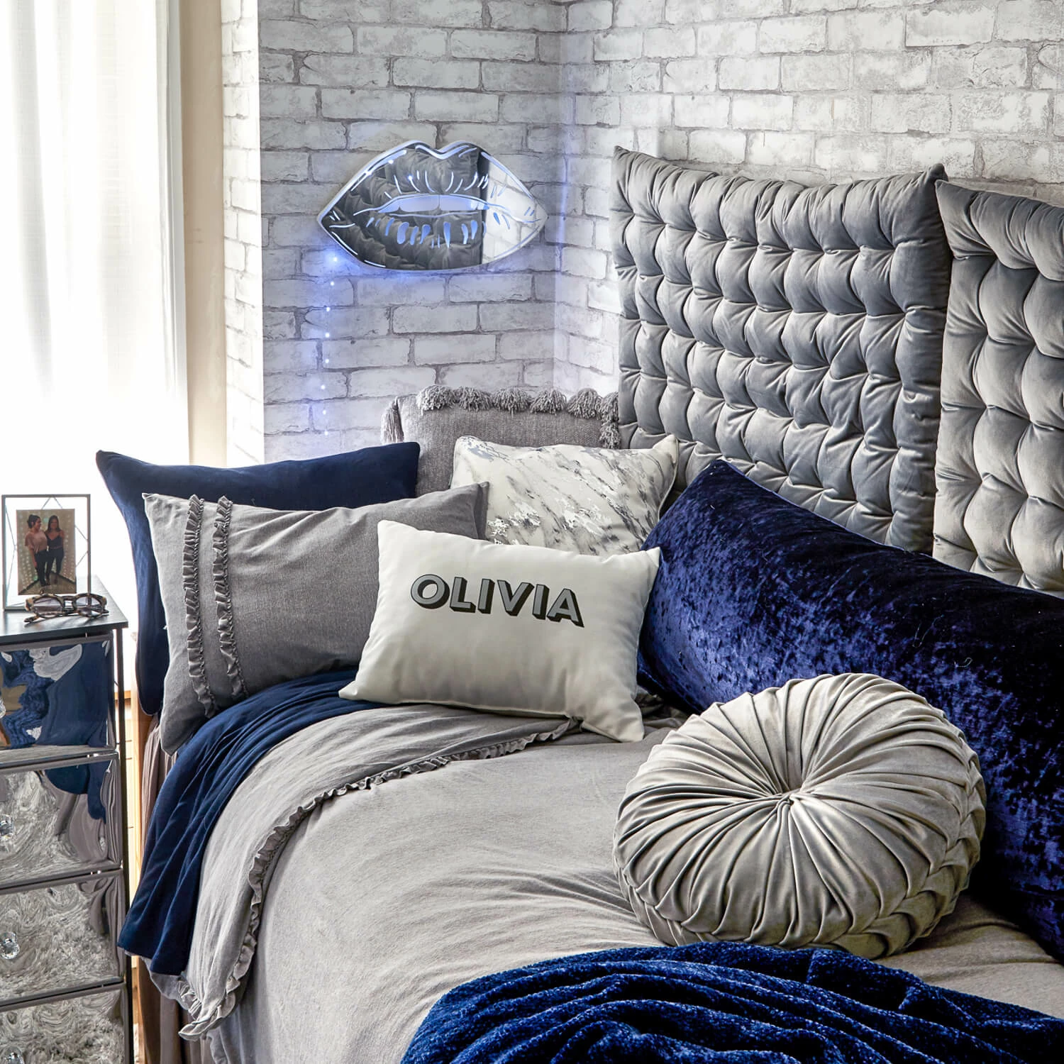 Lips Mirrored Acrylic Wall Art 11 Lips Mirrored Acrylic Wall Art - Image 9