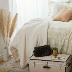 Fuzzy Fleece Throw Blanket -gift shop THRO21 THW FUZZYFLEECE NAT 2 acd8a8e8 20e4 4a2c b91c 7453de28aa37