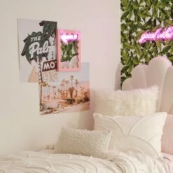 Lola Small Ripple Mirror -gift shop WallPrint 8 352205b9 a0f9 4d25 9f09 ab4668c2dc58